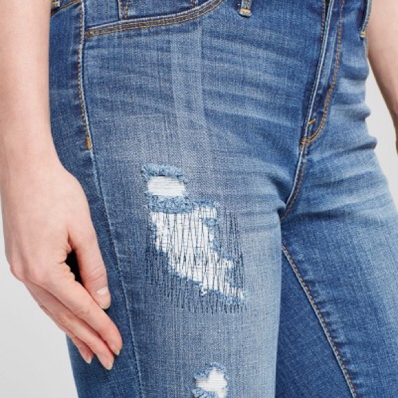 Destructed High Rise Jegging Crop - Picture 2 of 2